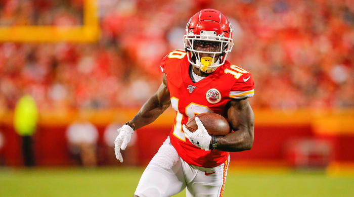 tyreek-hill-extension-chiefs.jpg
